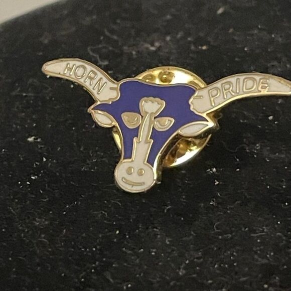 1.25” gold tone and purple enamel Horn Pride lapel hat tie pin - Picture 6 of 12